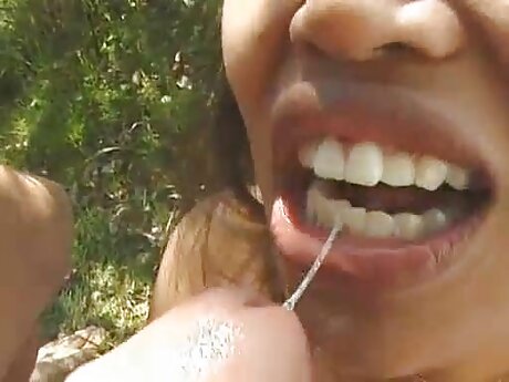 Bom kecokelatan Cassie Del Isla mengendarai penis yang keras dengan gudang video bokep sma bajingannya