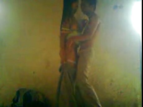 Pelacur terangsang gudang video bokep terbaru Ayda Swinger bermain dengan kontol keras di luar ruangan
