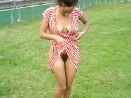 Slim hottie Lexi Layo membungkus bibirnya di sekitar pecker xxx gudang bokep gemuk