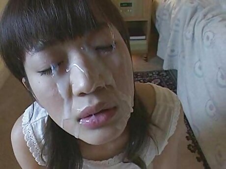 sophia gudang bokep janda leone tenggorokannya besar kontol dan mendapat hardcore keras di yang sofa