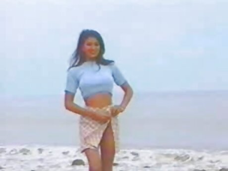 Ibu rumah gudang bokep movie tangga berdada sedang bercinta dengan pria pengiriman