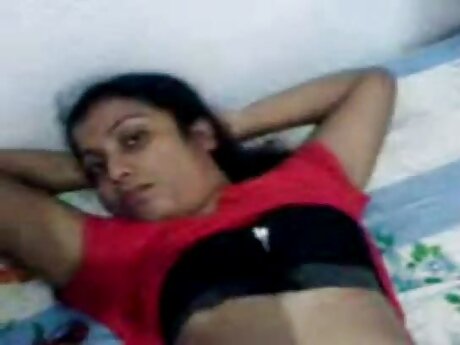 Ibu rumah tangga yang gudang bokep gay gagah Cherie Deville masturbasi di dapur