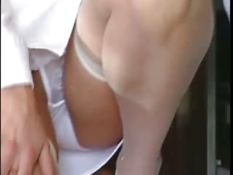 Rachael Cavalli memberikan gudang video xxxx blowjob dan membuat pria beruntung cum