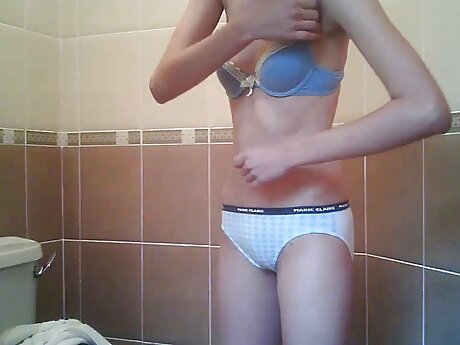Sayang kurus Dakota Skye mendapat penetrasi ganda di kasur gudang bokep negro udara