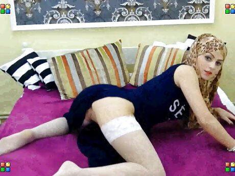 Latina muda diselamatkan gudangbokeo dan kacau di atas kapal