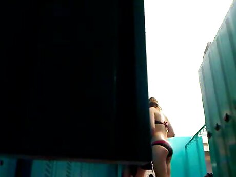 Antonia Sainz dan Nikki Dream menjilati dan fisting di video gudang bokef tempat tidur